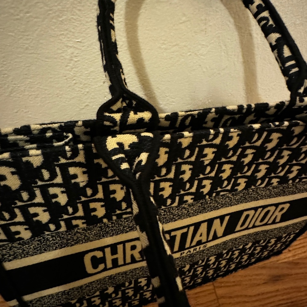 Dior Black and White Logo Scarf - Picture 7 of 7